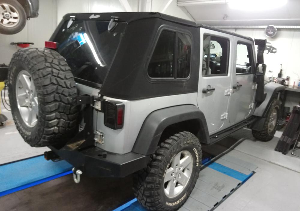 4.4 gris wrangler 1.8 Mo